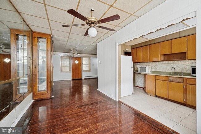 Building Photo - 5553 Matthews St