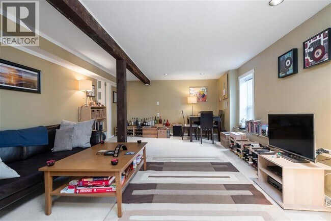 Photo du bâtiment - 1000 E 11th Ave