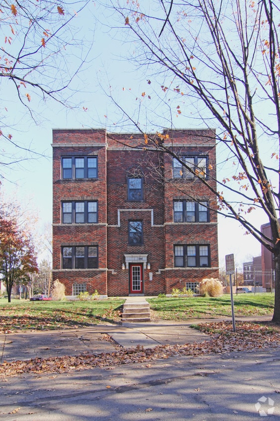 Building Photo - 744 Interdrive St