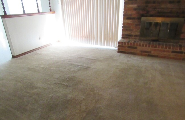 Foto del edificio - 207 E Hogan Dr