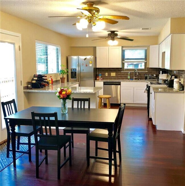 Building Photo - 4515 Keota Dr