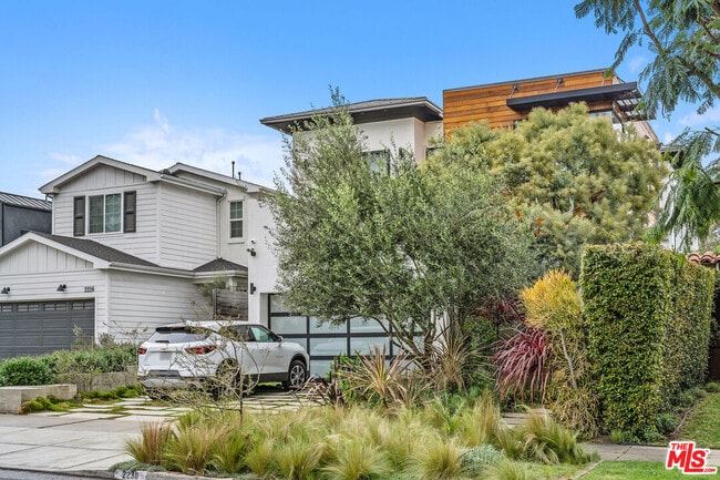 Building Photo - 2230 Malcolm Ave