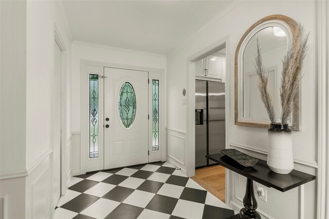 Building Photo - 1815 Saxony Ln