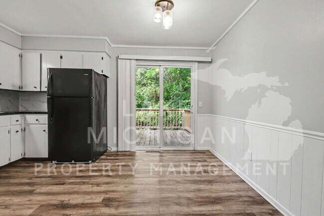 Building Photo - 2555 Ridgemoor Dr SE