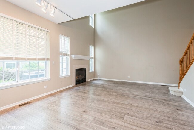 Building Photo - 2115 Pembridge Dr