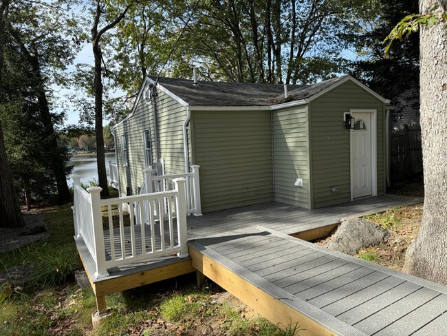 Building Photo - 42 Eastview Rd