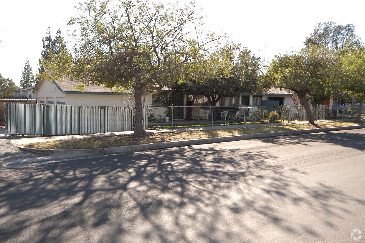 Primary Photo - 939 Lorraine Pl