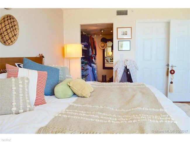 Building Photo - 3001 Coral Way