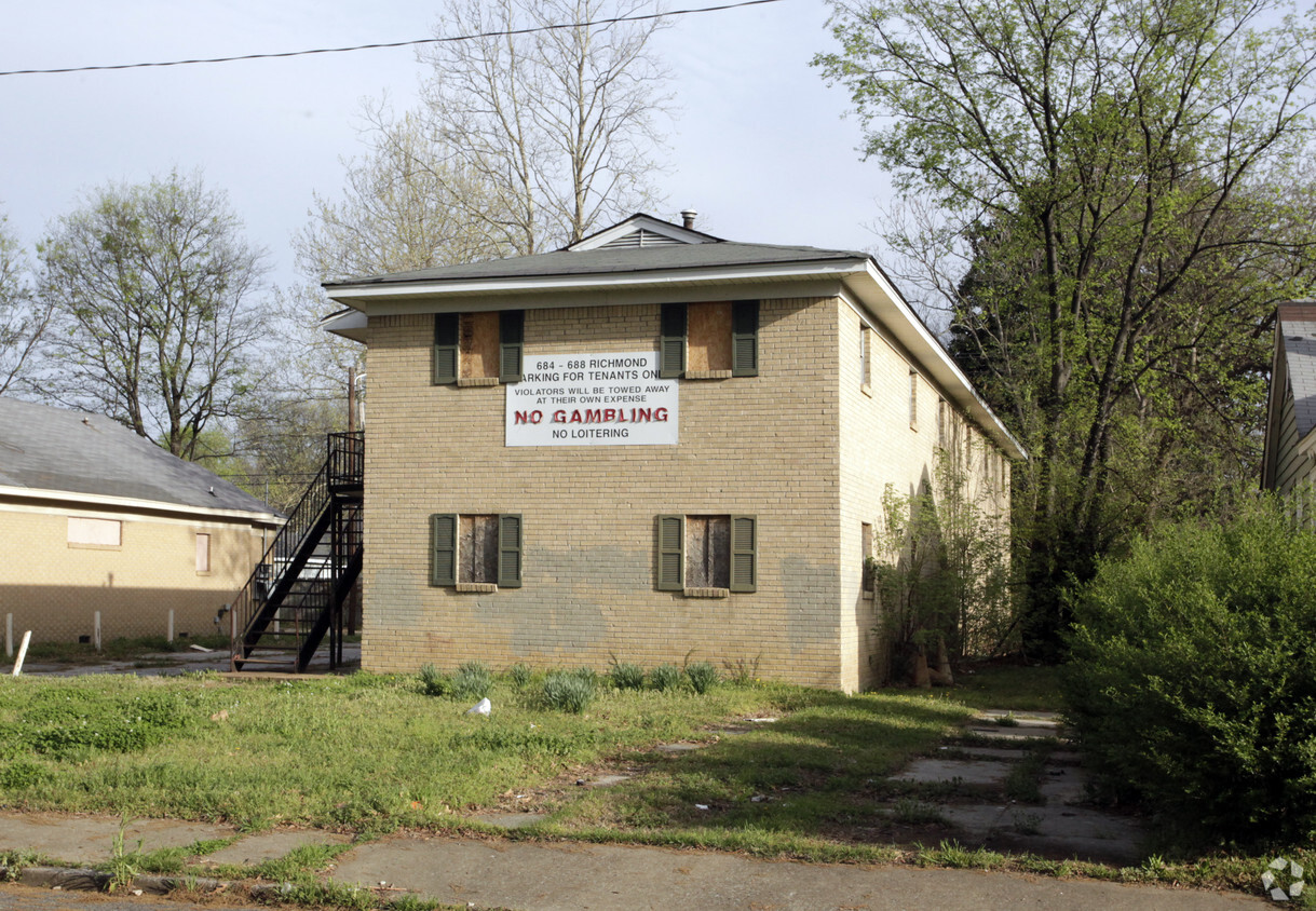 Building Photo - 684-688 Richmond Ave