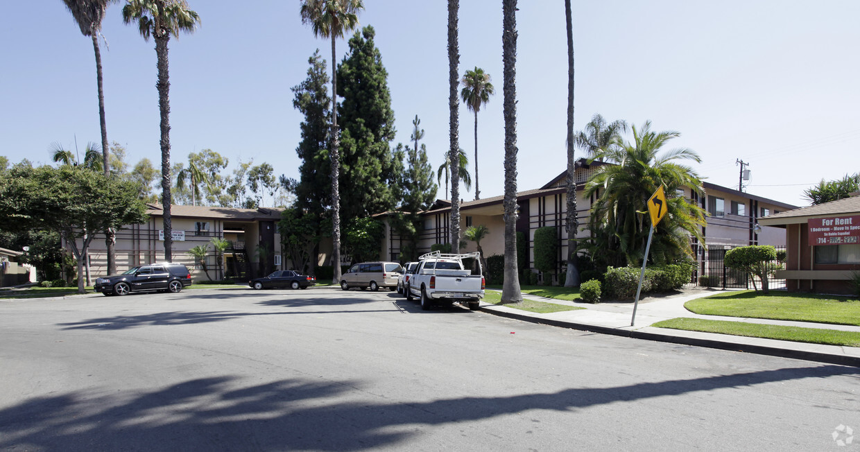 Building Photo - Bahama Village Apartments