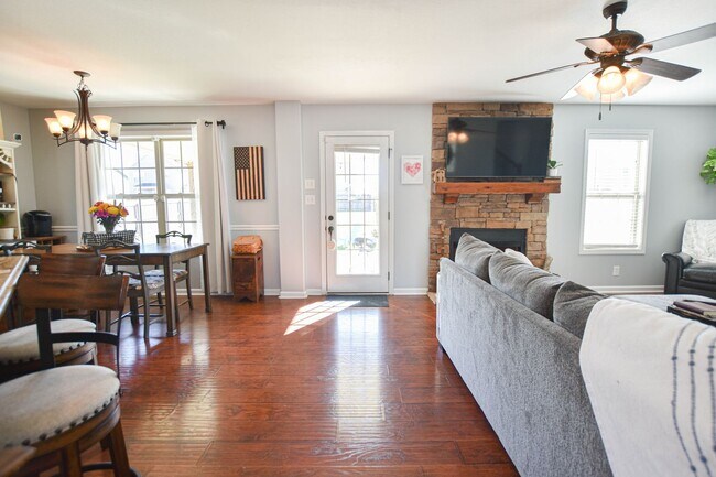 Foto del edificio - Pet Friendly Four Bedroom!