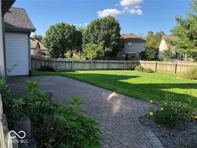 Foto del edificio - 10331 Lakeland Dr
