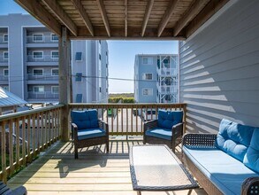 Building Photo - 208 Carolina Beach Ave S