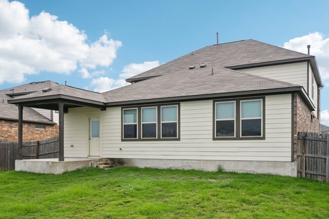 Building Photo - 7634 Leonardo Dr