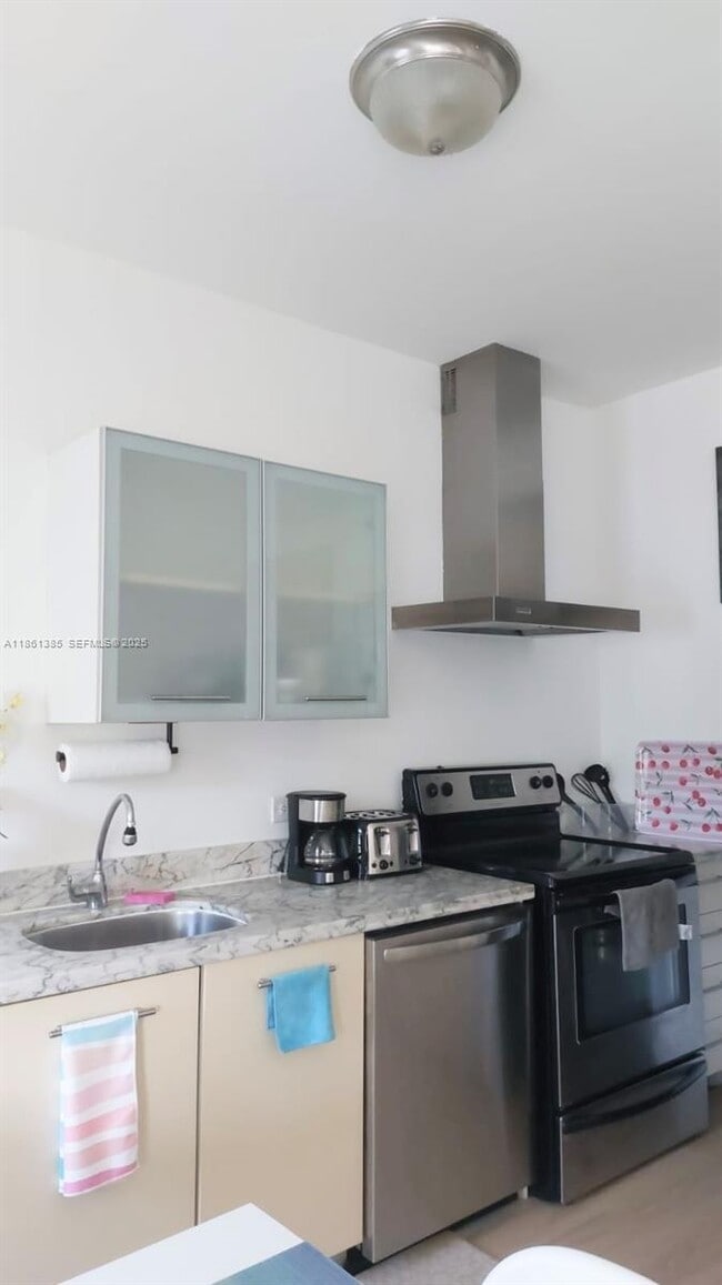 Foto del edificio - 1358 Pennsylvania Ave