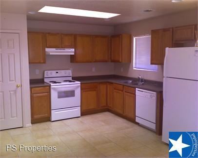 Building Photo - 2 br, 1 bath House - 504 Maple #1