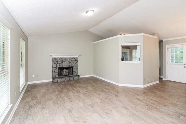 Foto del edificio - 7300 Hunters Ridge Dr