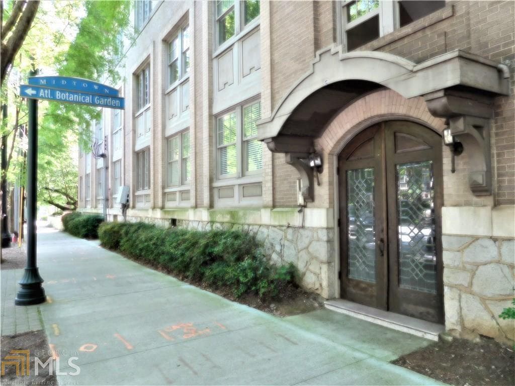 Foto principal - 1156 Piedmont Rd NE