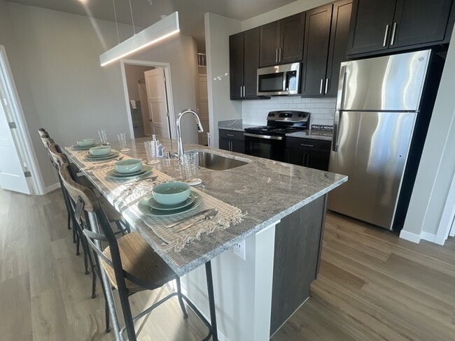 Building Photo - West End @ University Park