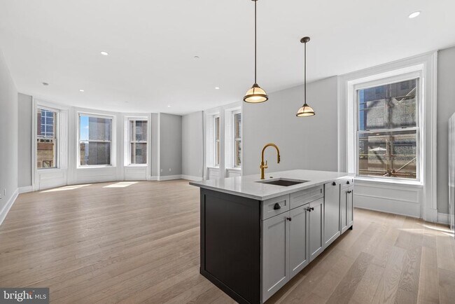 Building Photo - 200S Broad St