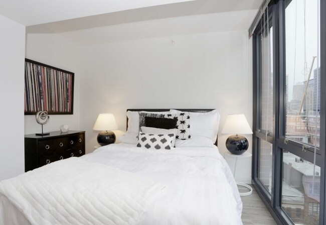 Foto del edificio - 635 N Wells St