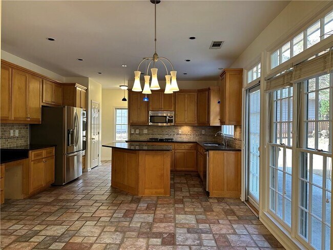 Building Photo - 6360 Murets Rd