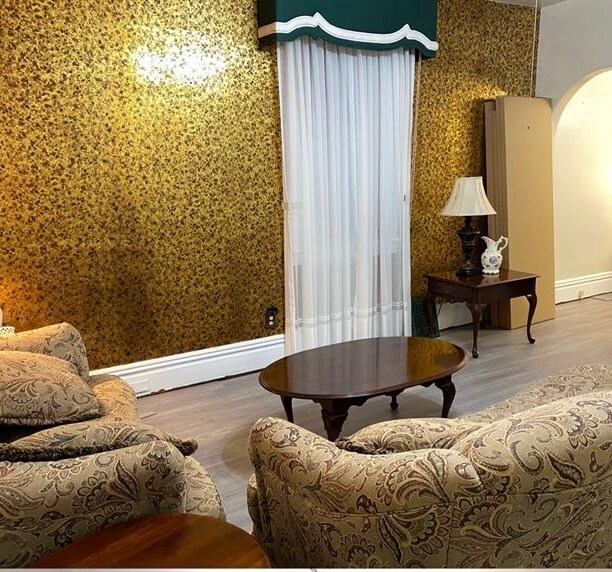 Foto del edificio - 729 Loretta St