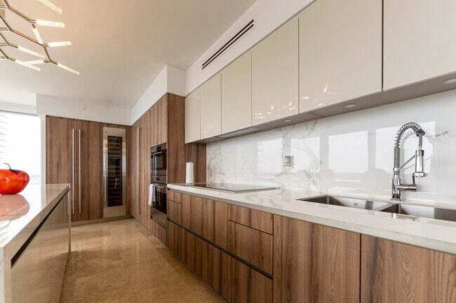Building Photo - 19111 Collins Ave