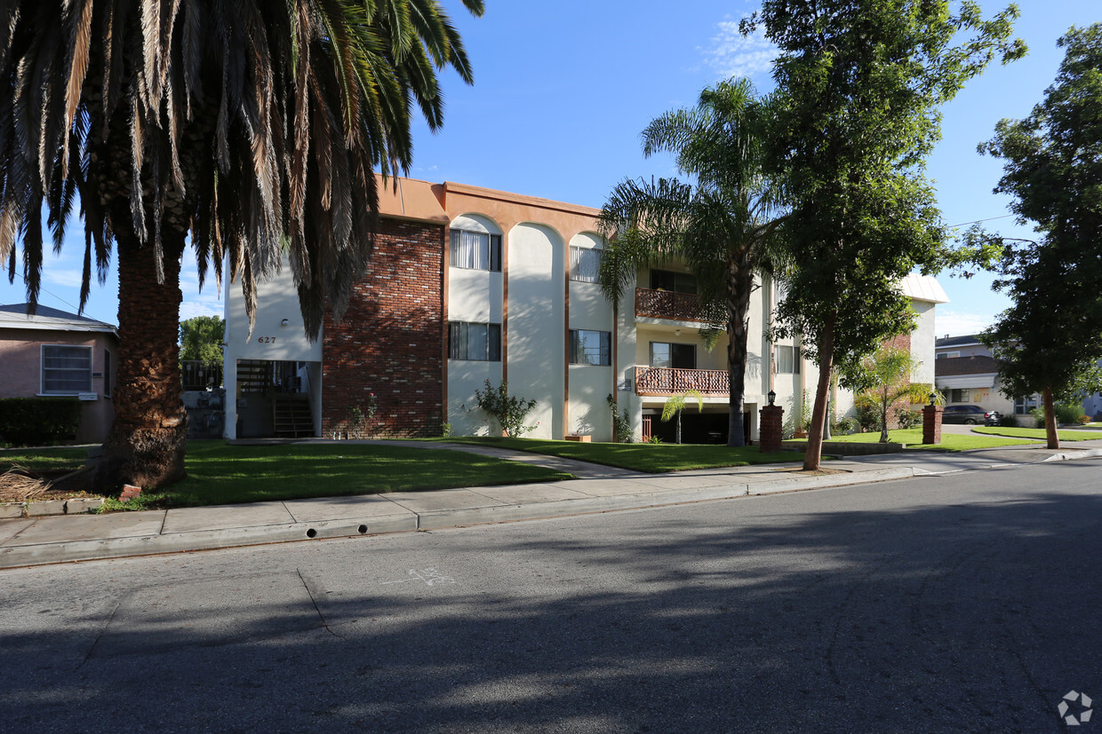 Building Photo - East Windsor Road Apartments