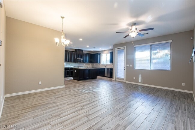 Building Photo - 12382 Loggeta Way