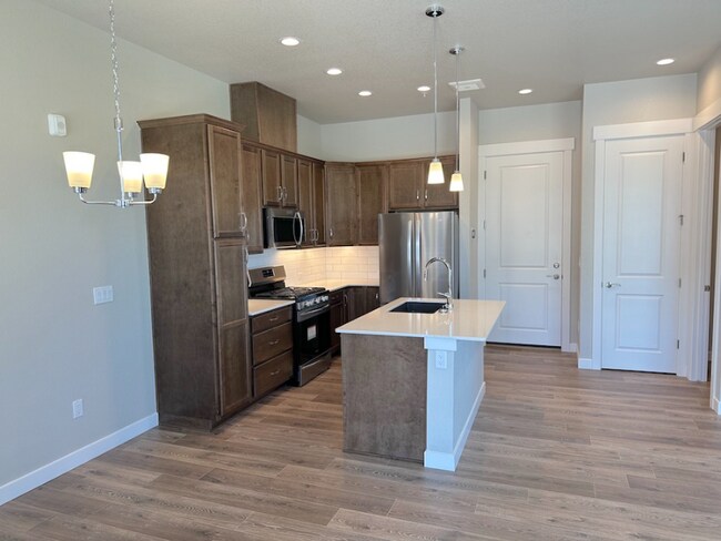 Foto del edificio - 844 Schlagel St