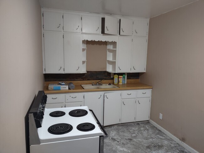 Building Photo - 1418 Forrest St