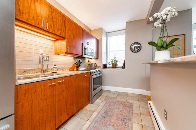 Foto del edificio - 85 E Brookline St