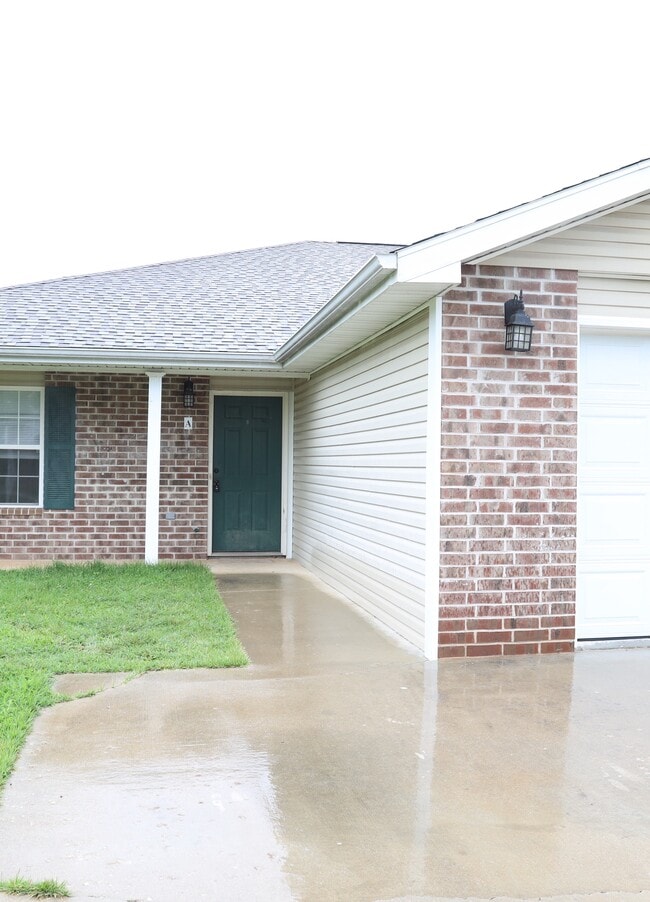Building Photo - 20901 Hartsburg Ln