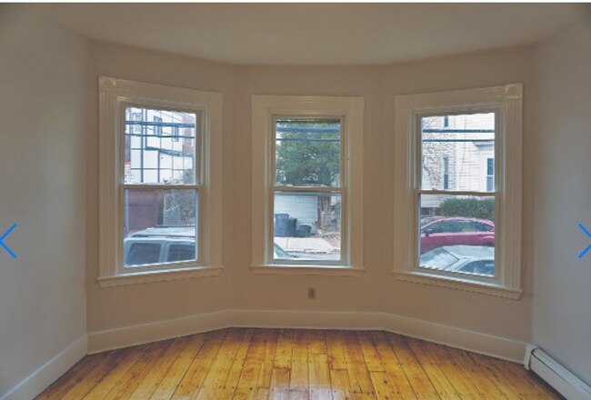 Building Photo - 11 Clary St