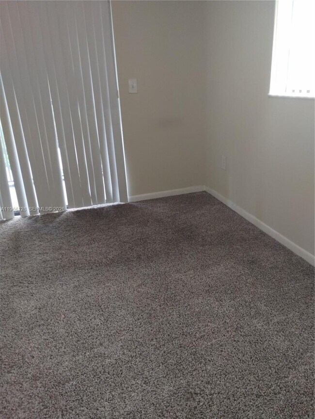 Foto del edificio - 2445 SW 18th Terrace