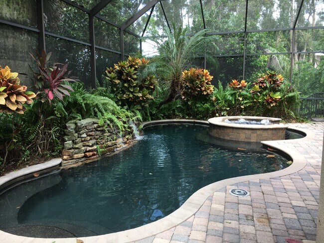 Foto del edificio - 8509 S Lake Cir