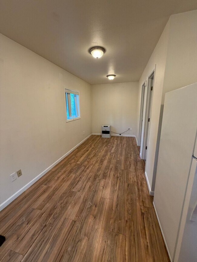 Building Photo - 3523 Hurst Rd