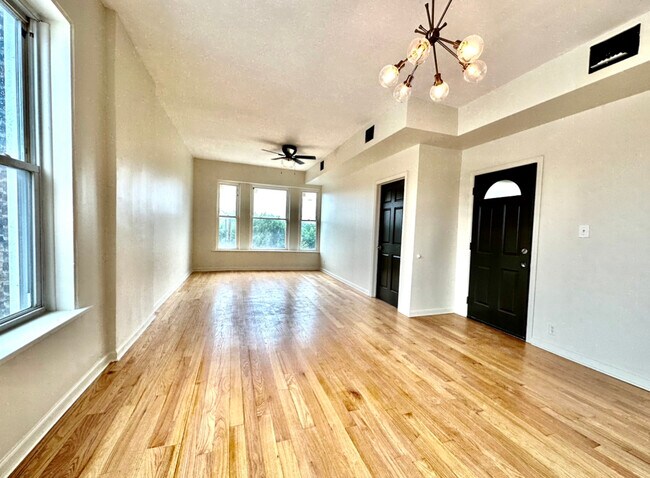 Foto del edificio - 4009 N Elston Ave