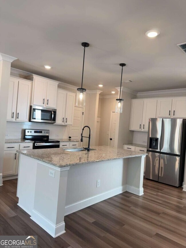 Building Photo - 4695 Cypress Pk Dr
