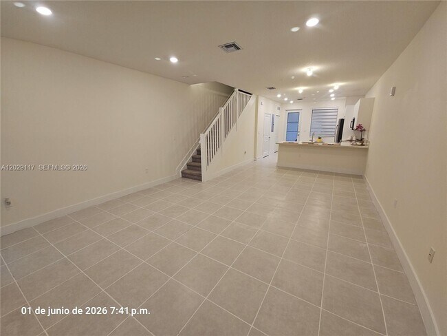 Foto del edificio - 6453 NW 102nd Path