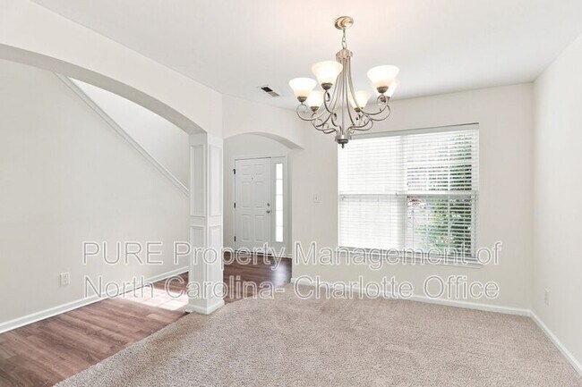 Foto del edificio - 1223 Ben Livingston Rd