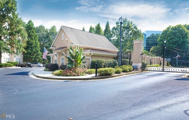 Foto del edificio - 242 Ashford Cir