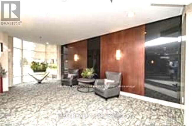 Photo du bâtiment - 2511-2511 Lakeshore Rd W