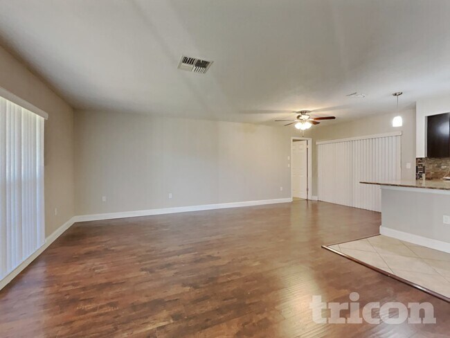 Foto del edificio - 13121 Shadberry Ln