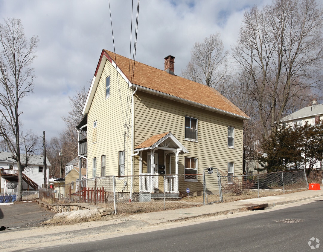 Primary Photo - 15 Niagara St