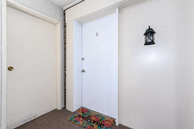 Building Photo - 10316 Forest Brook Ln