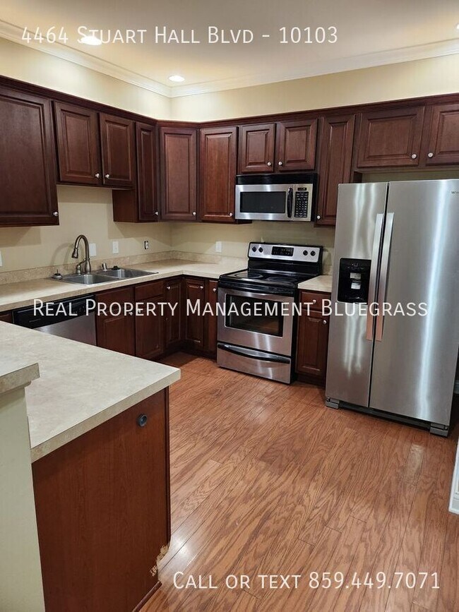 Foto del edificio - 4464 Stuart Hall Blvd