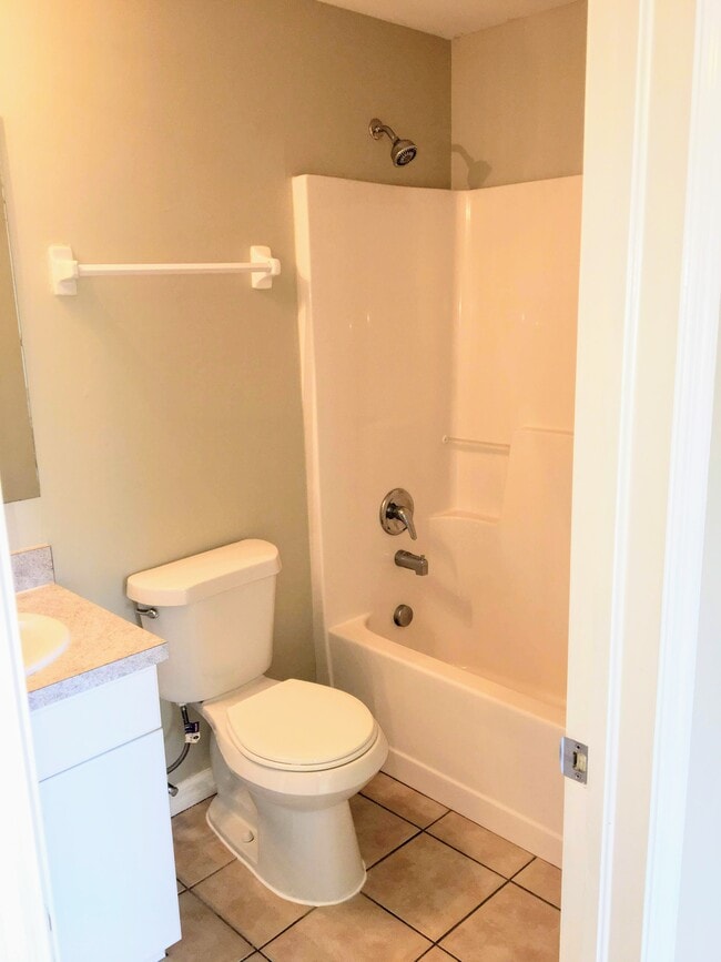 Building Photo - 2213 Armour Rd