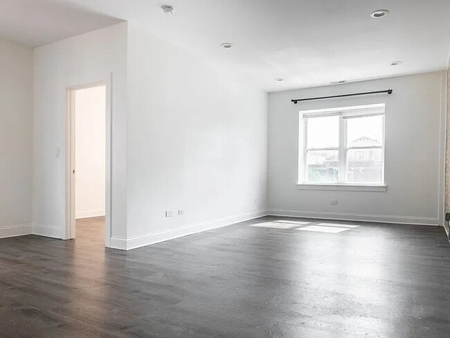 Building Photo - 1524 N Ashland Ave